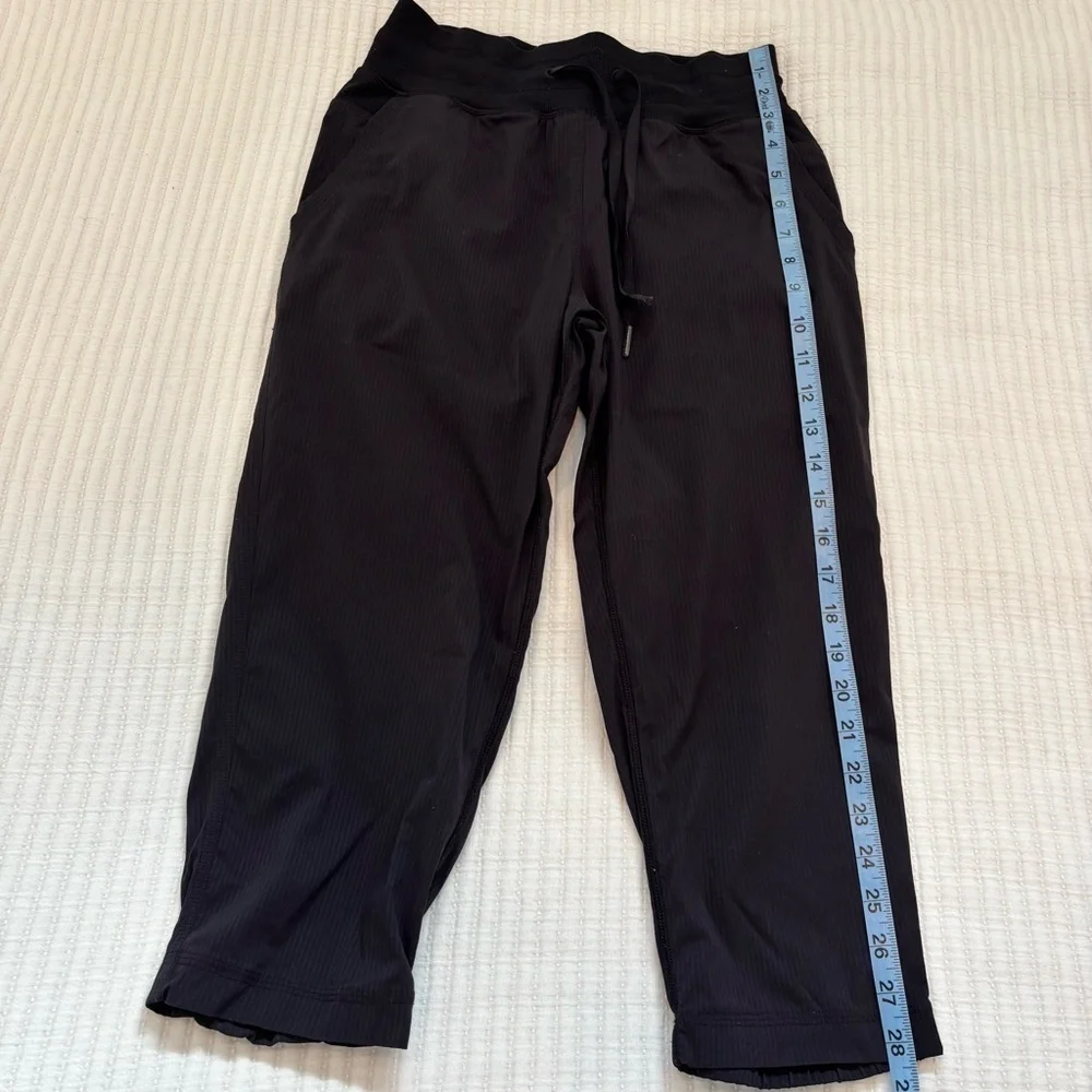 Lululemon Dance Studio Mid-Rise Cropped Pant Lightweight Swift Fabric Size 2